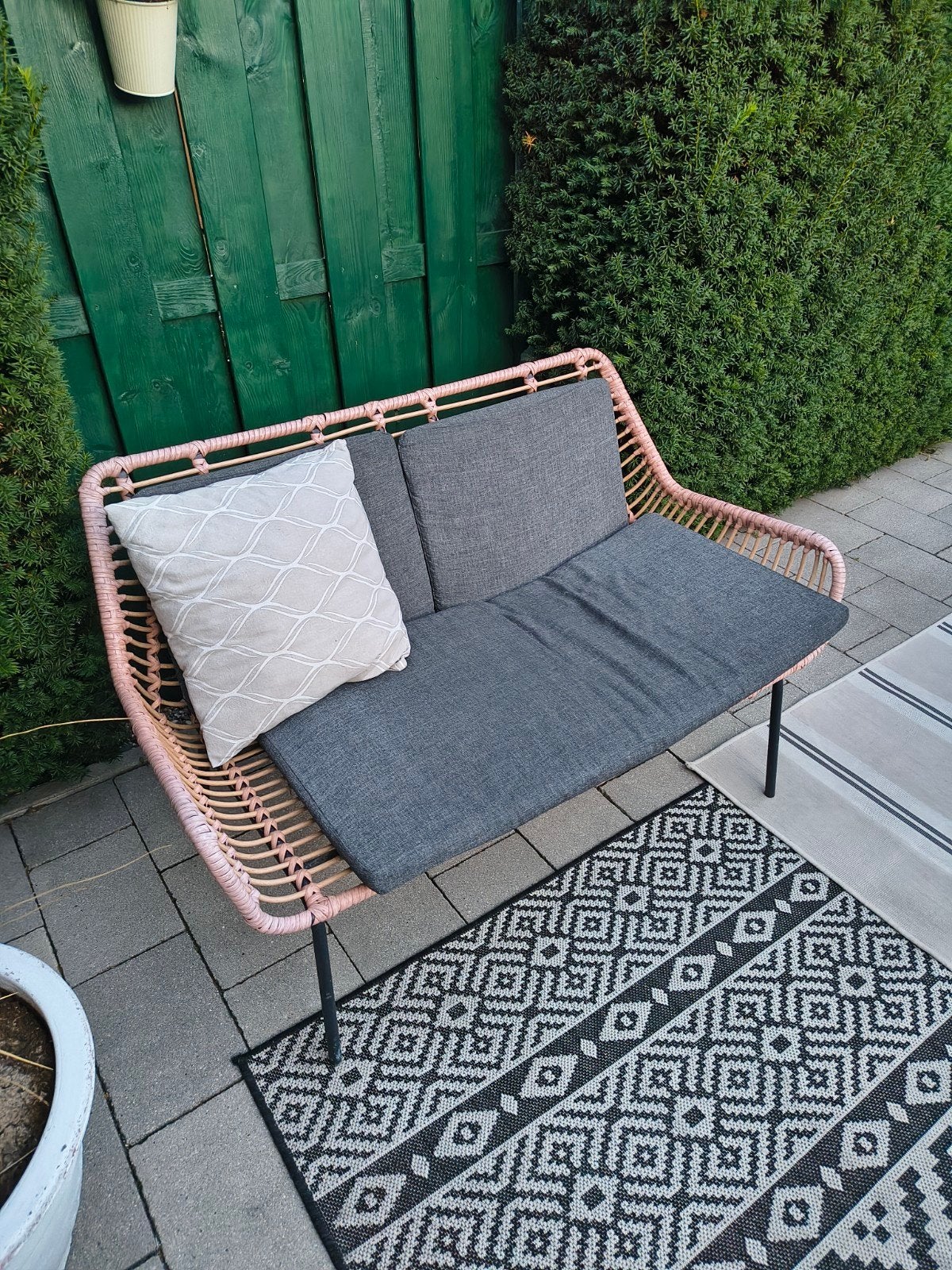Complete loungeset met bank, stoel en bijzettafel, Kunststof, Gebruikt, 3 zitplaatsen, Ophalen of Verzenden