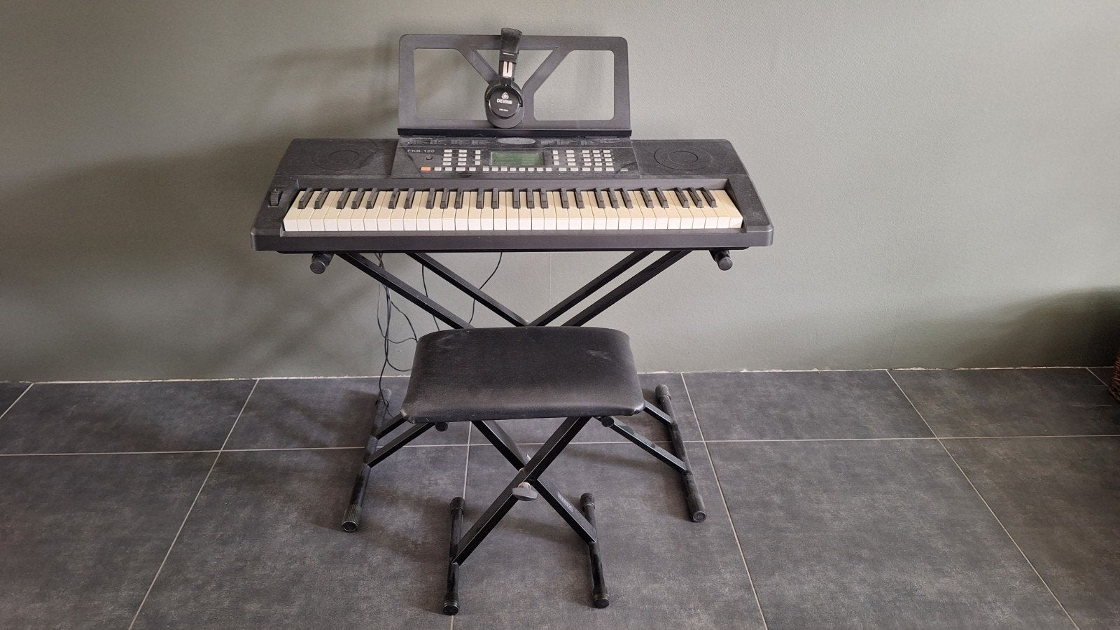 Keyboard elektrisch, Muziek en Instrumenten, Keyboards, Ophalen, Zo goed als nieuw, 61 toetsen, Overige merken