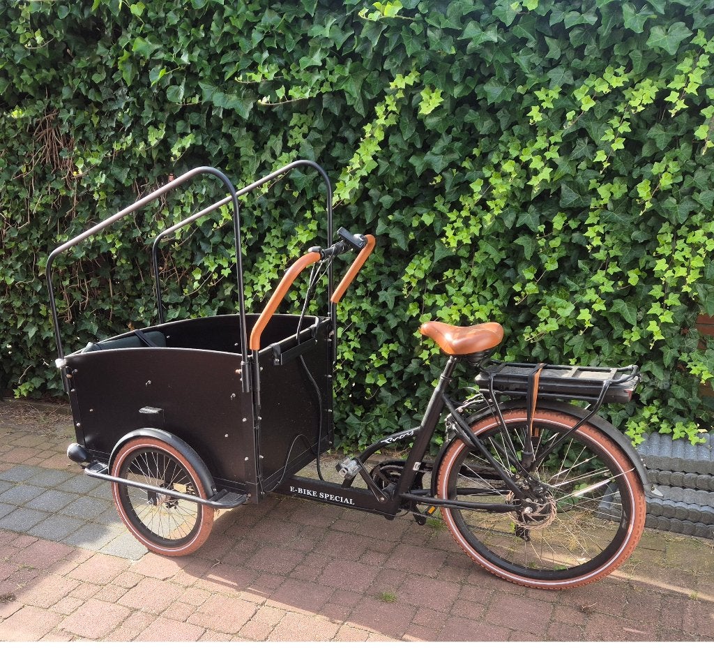 Bakfiets voor onderdelen (Niet meer rijklaar / Afgekeurd), Fietsen en Brommers, Fietsen | Bakfietsen, 4 kinderen of meer, Gebruikt