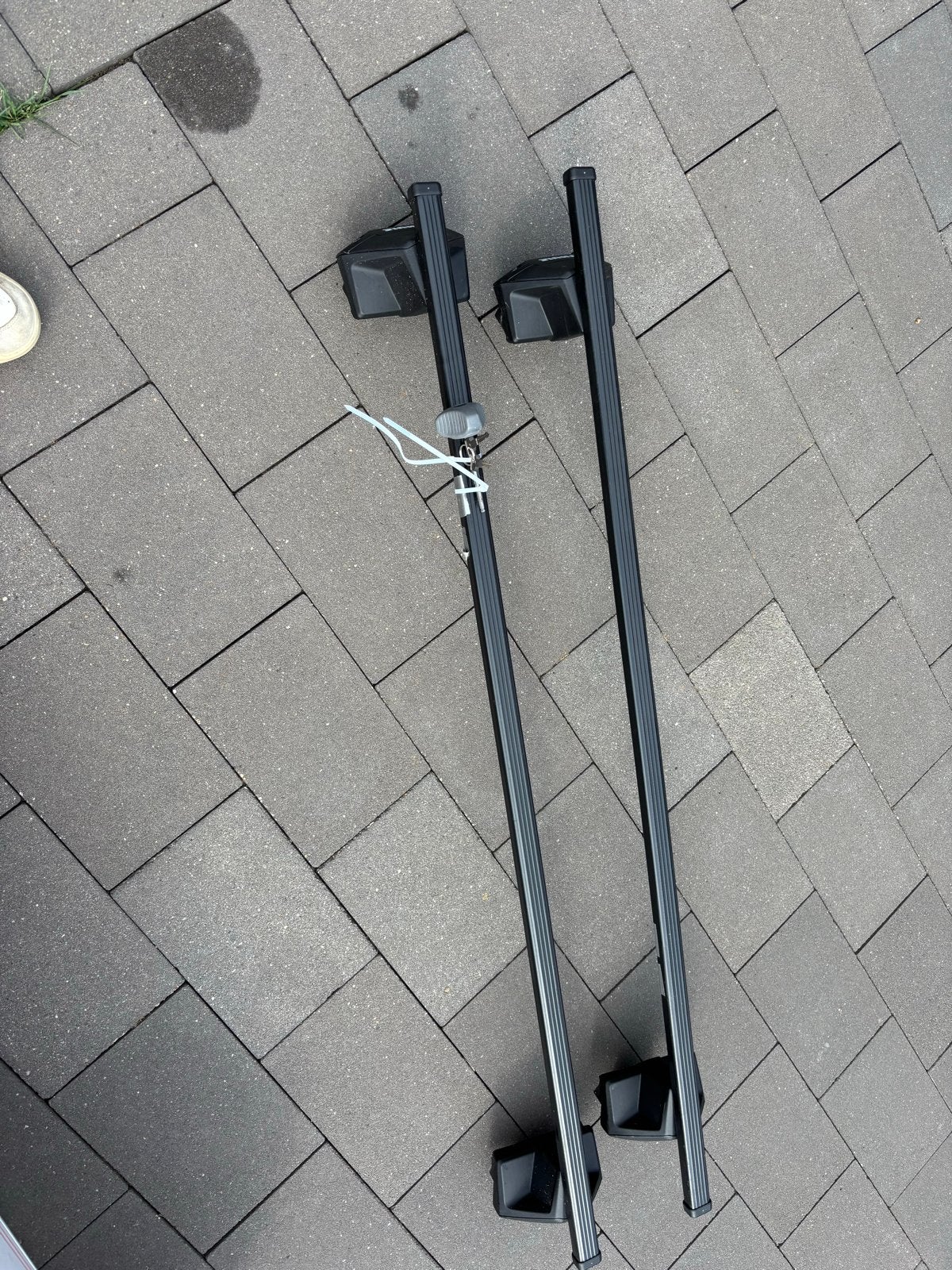 Thule dakdragers voor Mazda CX30 met sloten en sleutels, Auto diversen, Dakdragers, Ophalen, Zo goed als nieuw