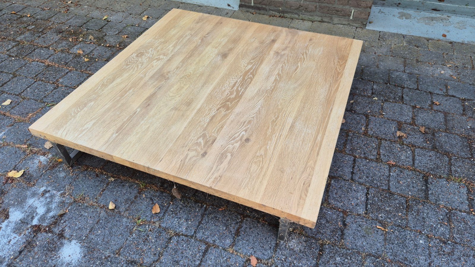 Eikenhouten salontafel met metalen rvs onderstel, Ophalen, Vierkant, Zo goed als nieuw, Modern industrieel