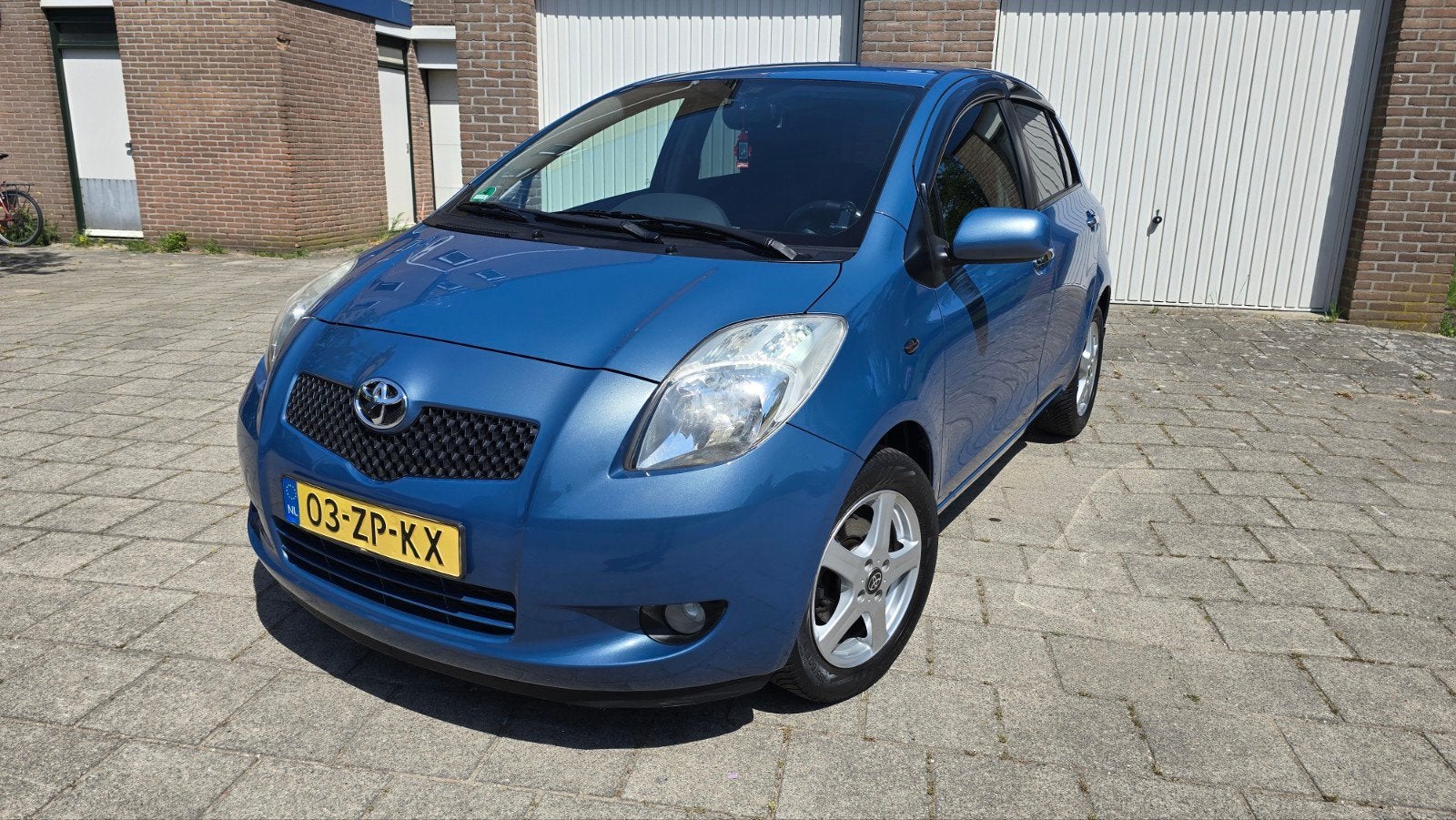 Toyota Yaris 1.3 16V Vvt-i 5DR 2008 Blauw, Auto's, Voorwielaandrijving, 40 €/maand, 4 cilinders, 547 kg