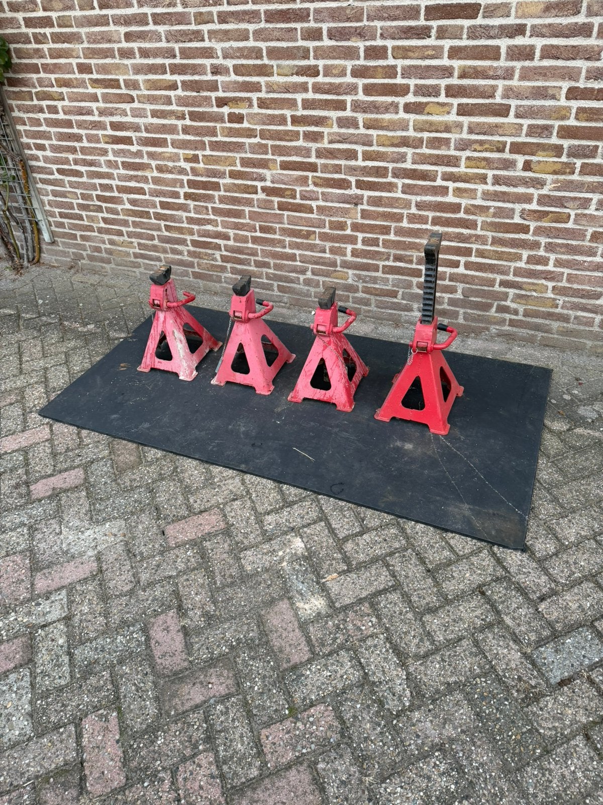4x assteun 12T, Ophalen, Gebruikt