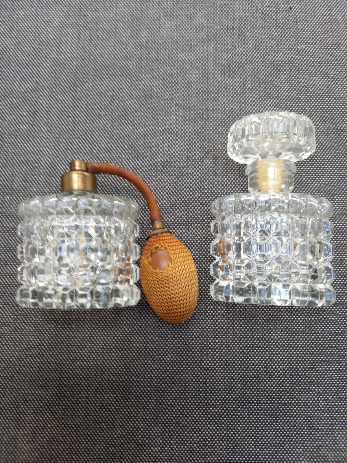 Vintage parfumverstuiver en eau de toiletteflesje jaren '70., Ophalen of Verzenden, Gebruikt, Overige typen