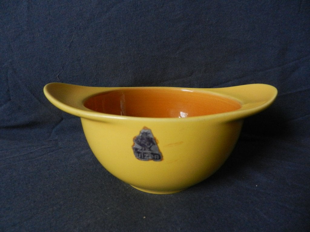 Soepkom Potterie De Driehoek Huizen geel met whiskey F219a, Keramiek, Ophalen of Verzenden, Zo goed als nieuw, Kom(men)