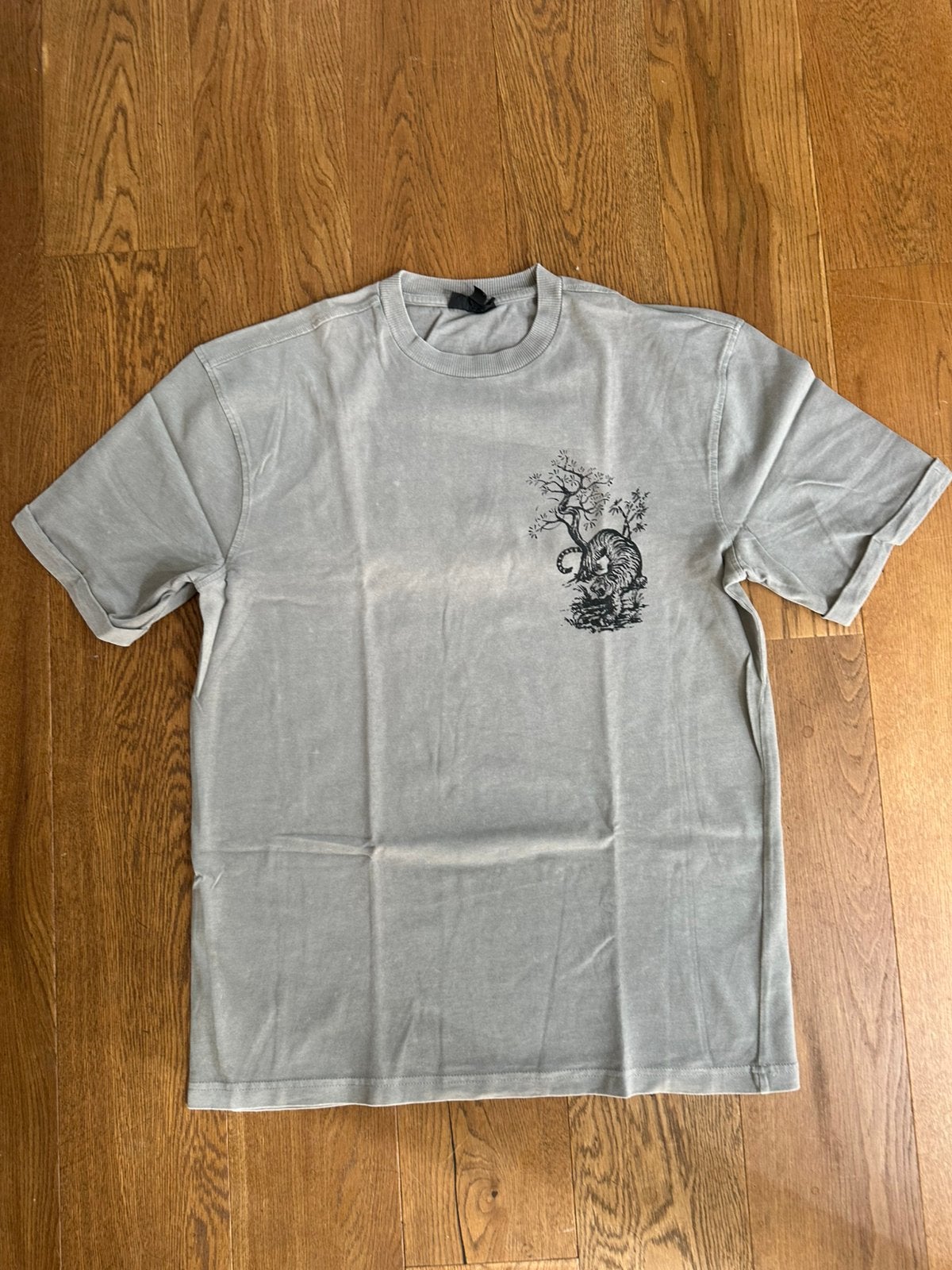 Groen/grijs t-shirt met tijger print, Ophalen of Verzenden, Gedragen, Maat 48/50 (M), Grijs