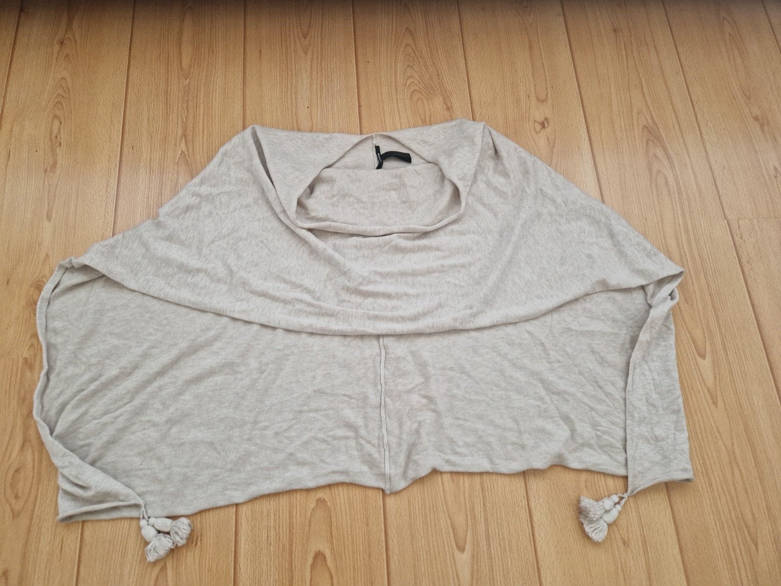 Poncho sjaal nieuw merk Comma beige crème, Kleding | Dames, Mutsen, Sjaals en Handschoenen, Comma, Ophalen of Verzenden, Nieuw