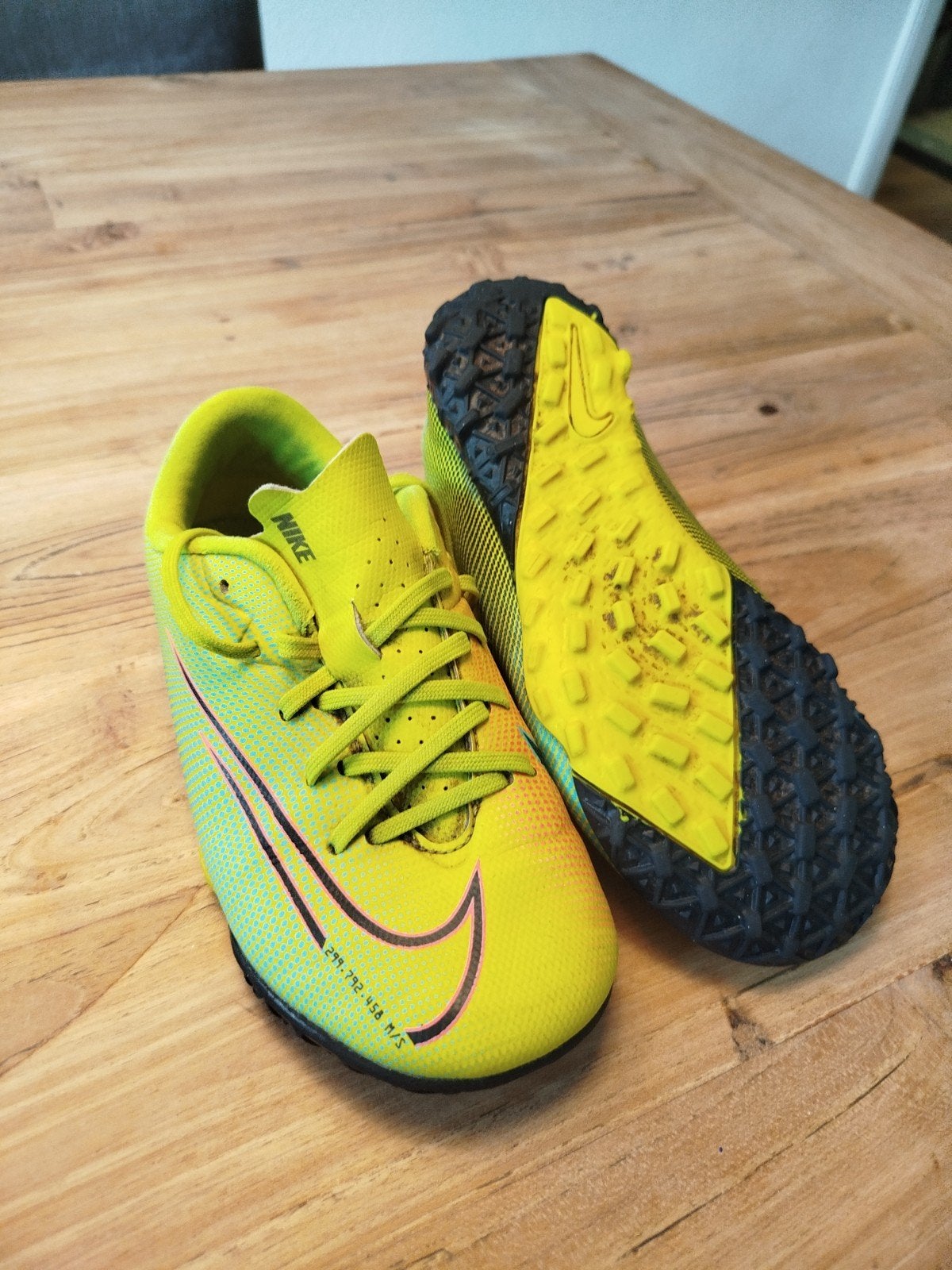 Nike Mercurial Voetbalschoenen Maat 30, Sport en Fitness, Voetbal, Ophalen