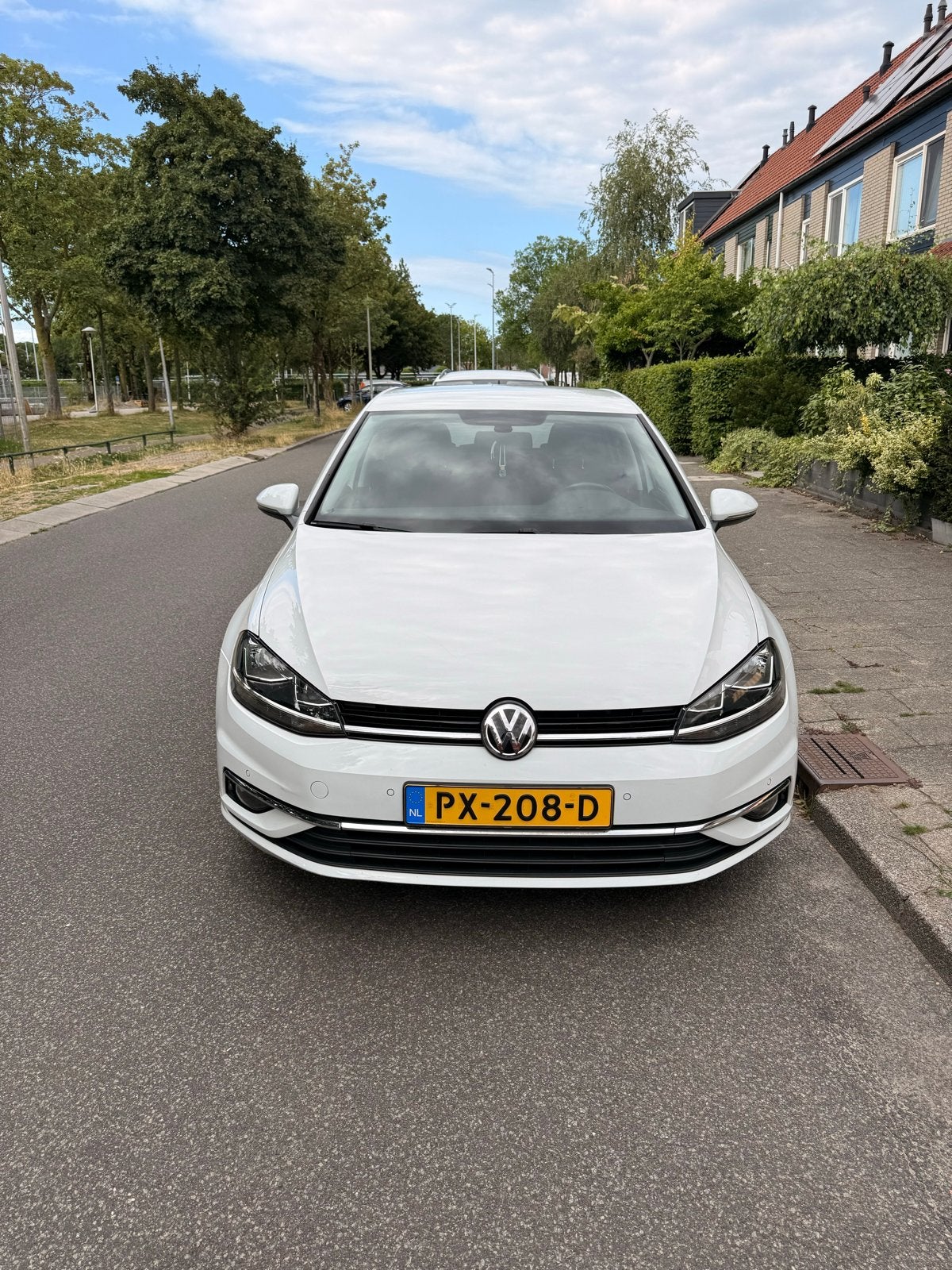 Volkswagen Golf Comfortline 1.0 TSI 110pk 5D 2017 Wit, Stof, 620 kg, Origineel Nederlands, 3 cilinders