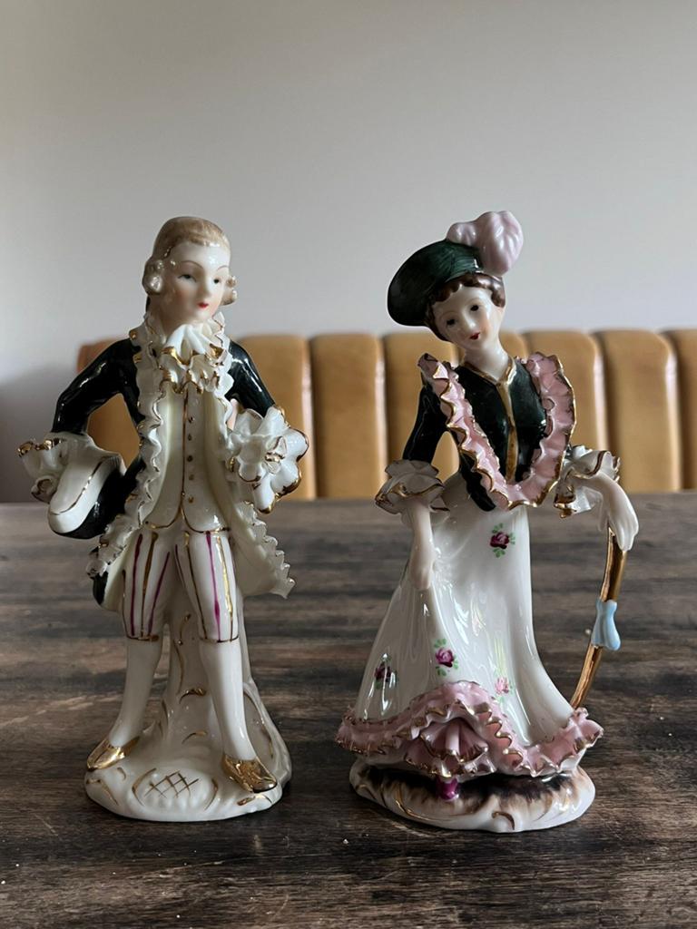 Beeldjes van Dame en heer, Ophalen