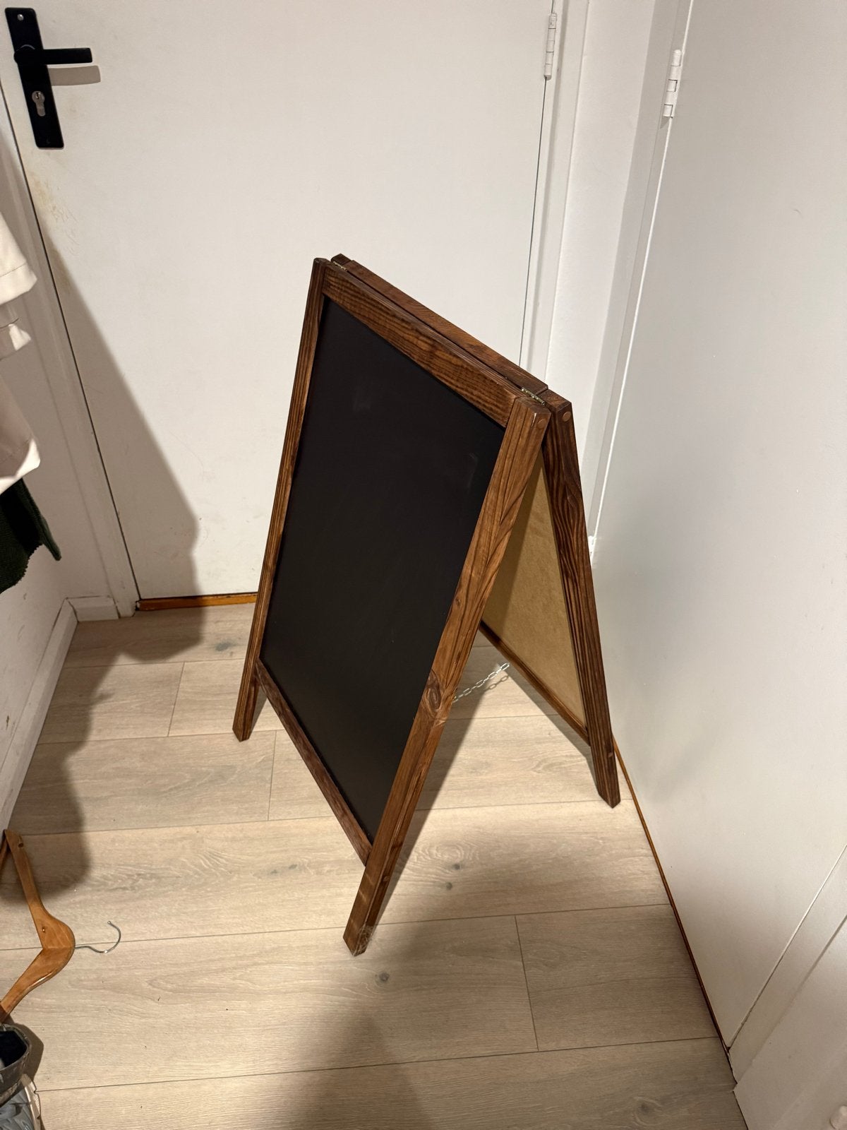 Houten krijtbord / stoepbord, Ophalen