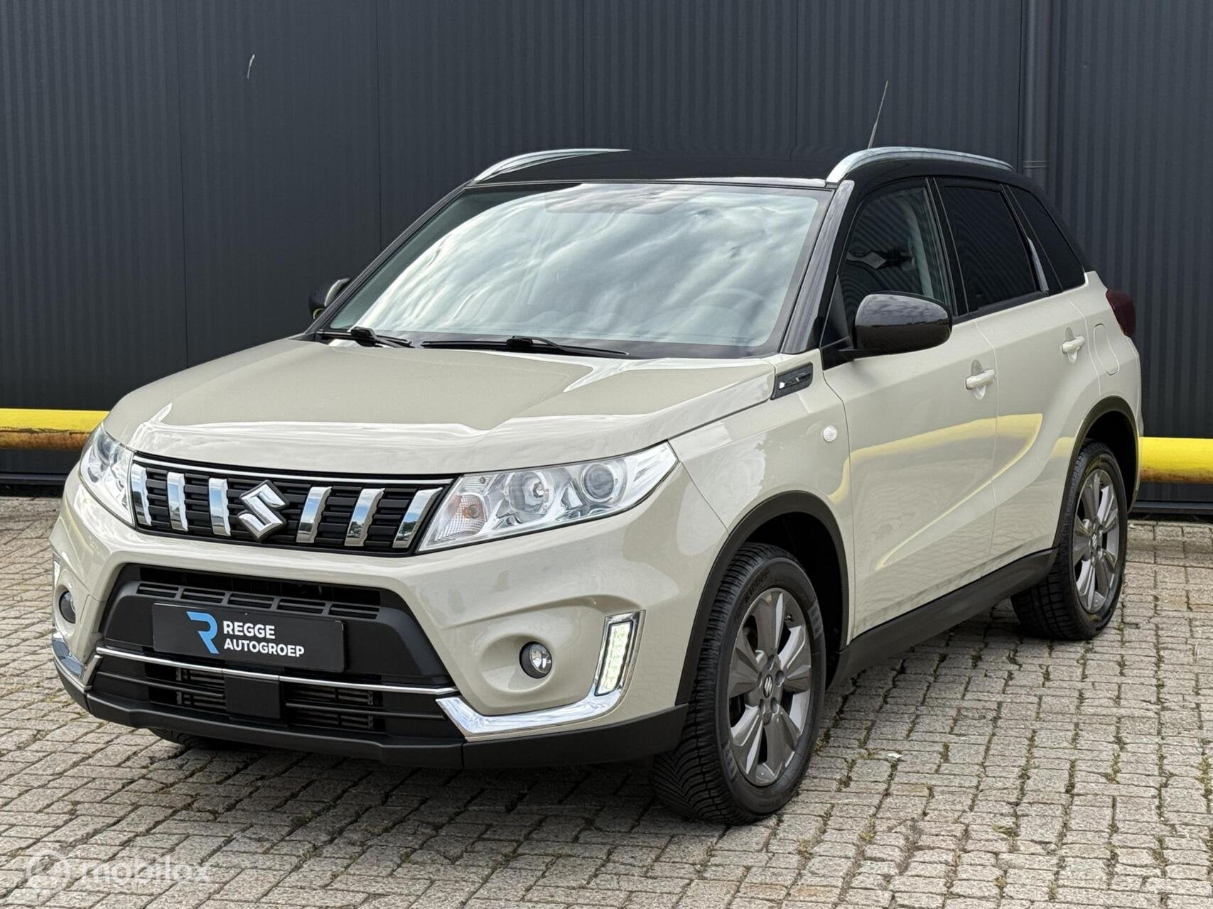 Suzuki Vitara 1.0 Boosterjet Stijl TREKHAAK | NIEUWSTAAT, Voorwielaandrijving, Automatische klimaatregeling, Gebruikt, Euro 6