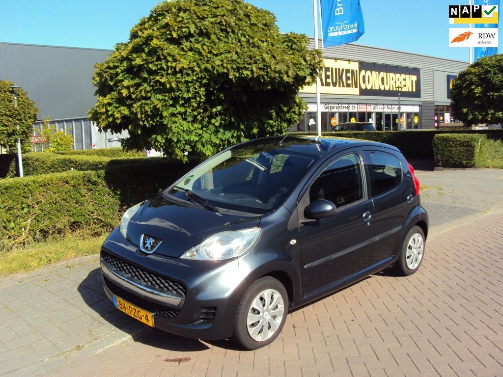 Peugeot 107 1.0-12V Millesim 200, Auto's, Voorwielaandrijving, Euro 5, Stof, Gebruikt