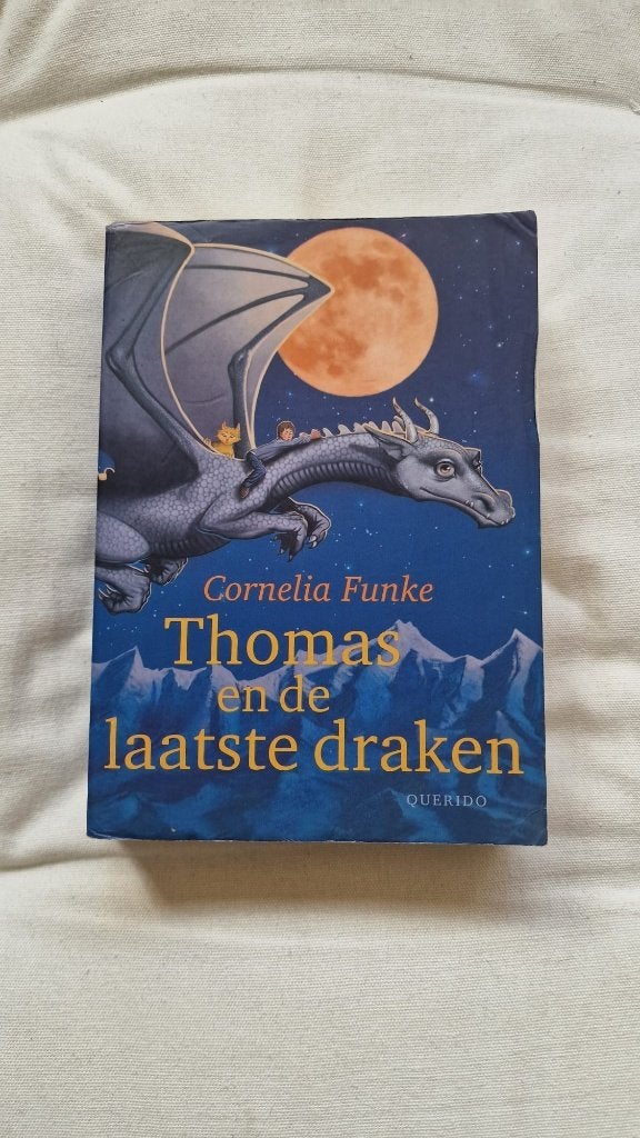 Thomas en de laatste draken - Cornelia Funke, Ophalen of Verzenden, Gelezen