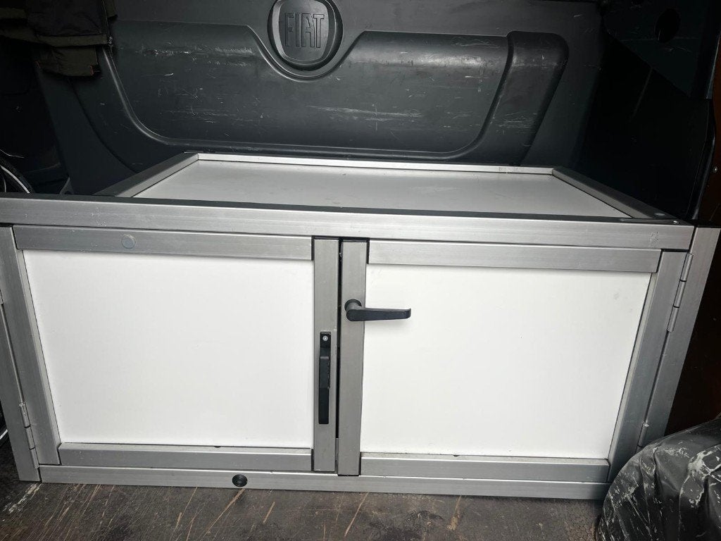 bed Kast met lade op rail voor buscamper, Ophalen, Zo goed als nieuw