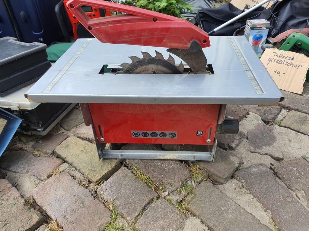 Kleine bouwplaats zaagtafel., Doe-het-zelf en Verbouw, Gereedschap | Zaagmachines, Ophalen, Gebruikt, Cirkelzaag, 30 tot 70 mm