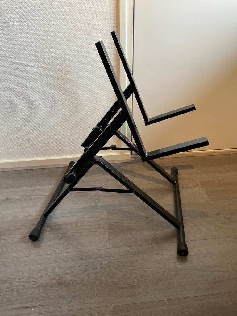 Stagg Combo Gitaar Versterker Statief / Monitor Houder, Ophalen, Gebruikt, Instrumentstandaard, Gitaar