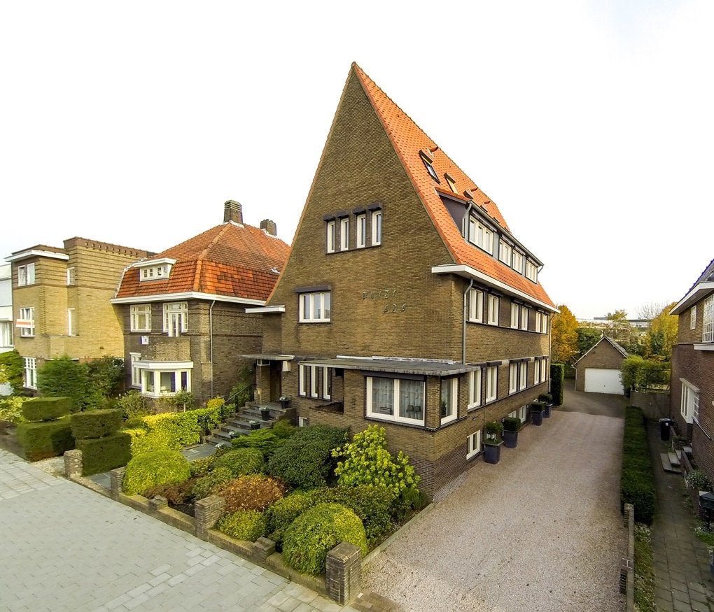 Gemeubileerd appartement in Stadsvilla / Furnished apartment, Huizen en Kamers, Kamers te huur, 50 m² of meer, Overige regio's