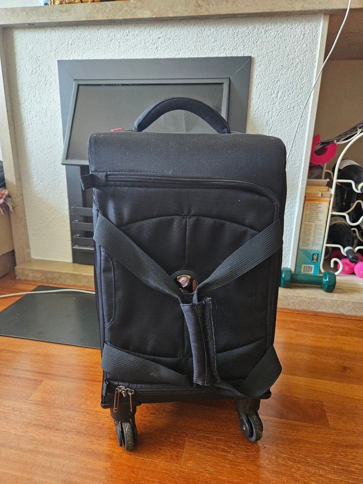 Delsey Zwarte Trolley Koffer - Compact en Handig, Gebruikt, 20 tot 30 cm, Zwart, Ophalen of Verzenden