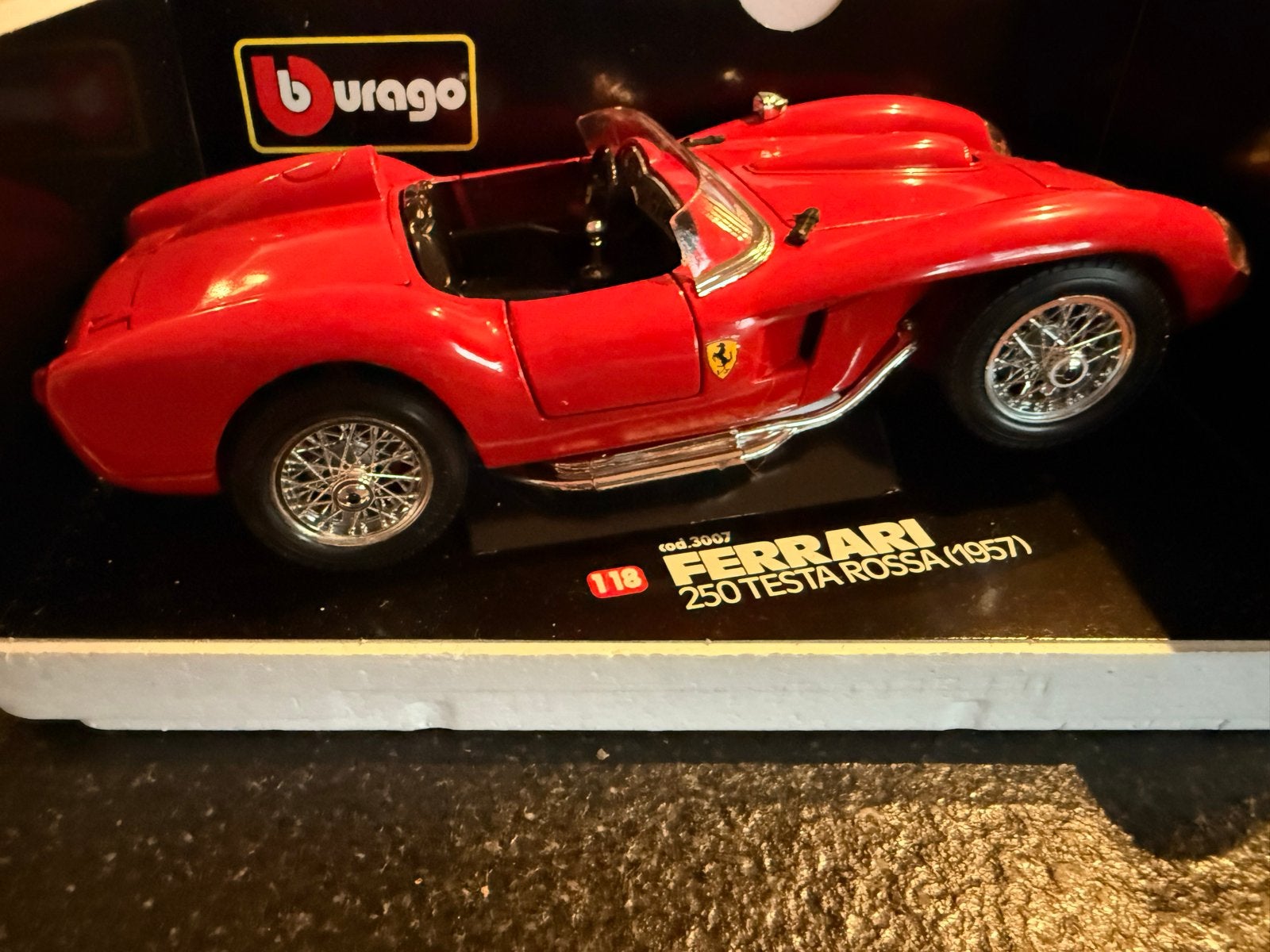 Ferrari 250 Testa Rossa 1957 - 1:18 - Mint in Box, Hobby en Vrije tijd, Ophalen, Zo goed als nieuw, Auto, Bburago