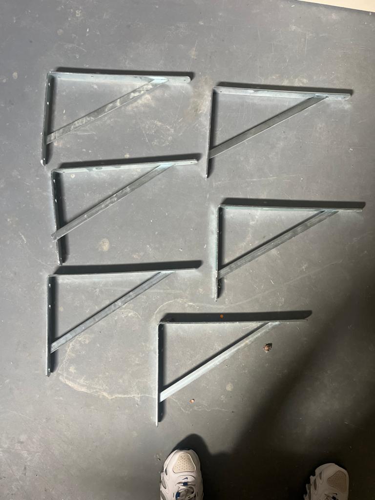 6x Stevige metalen plankdragers 26x40 cm, Ophalen of Verzenden, Gebruikt