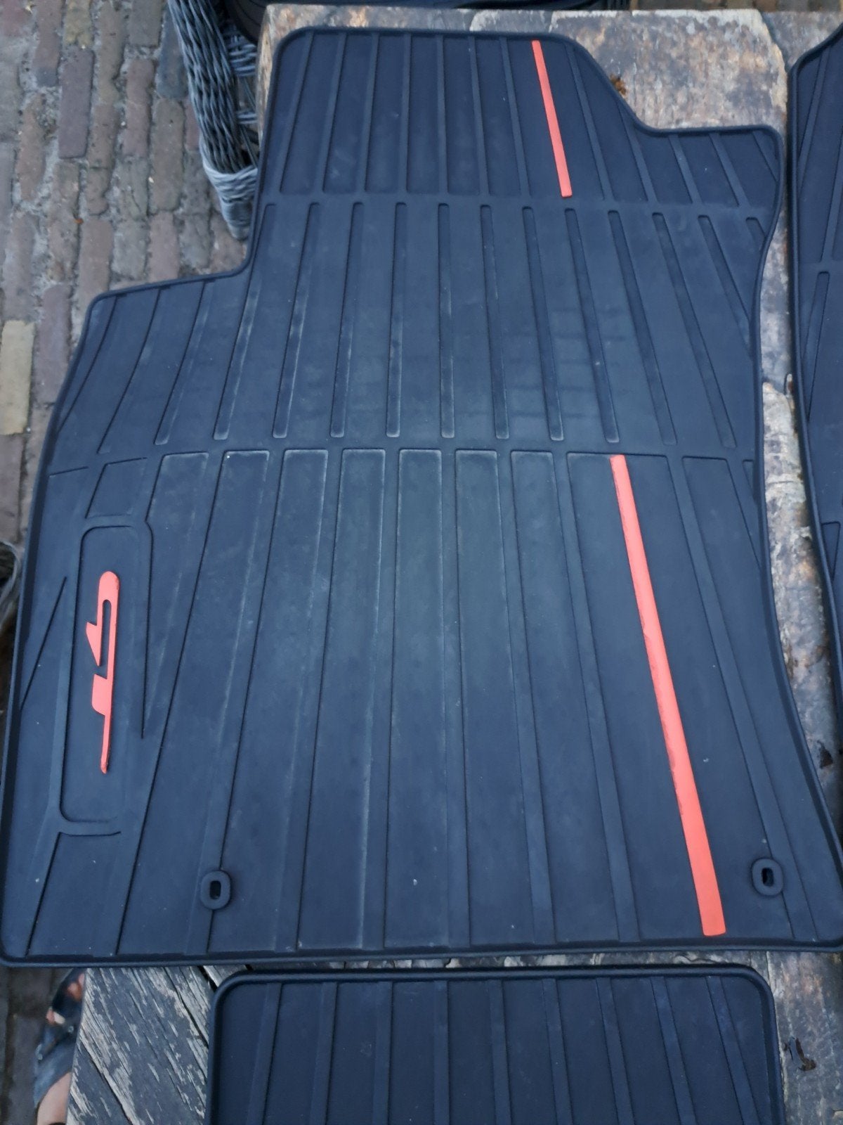Rubberen matten Kia Ceed GT va 2018met rood logo, Ophalen