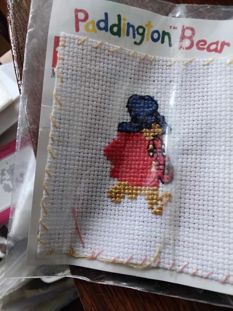 Geborduurd klein Beertje Paddington, Ophalen of Verzenden, Overige typen
