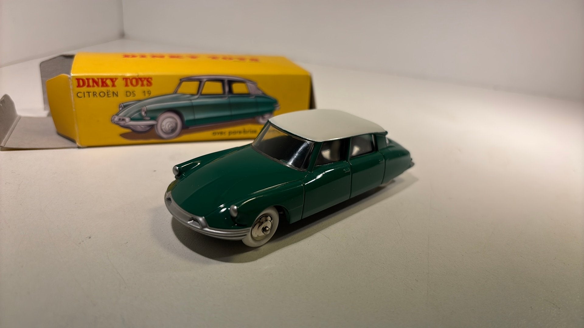 Citroen ds 19 green dinky toys atlas 1.43, Auto, Dinky Toys, Ophalen of Verzenden, A