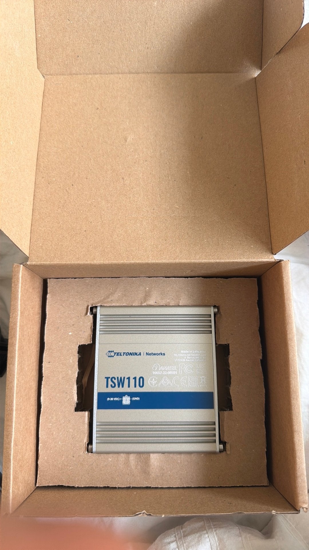 TELTONIKA TSW110, Ophalen of Verzenden, Zo goed als nieuw