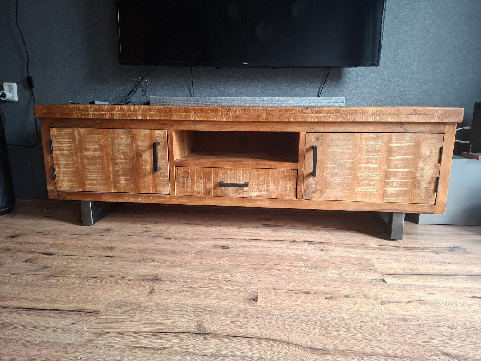 Eleonora TV meubel 'Arthur' Industrieel mangohout 180x42cm, Overige houtsoorten, Gebruikt, 150 tot 200 cm, Ophalen of Verzenden