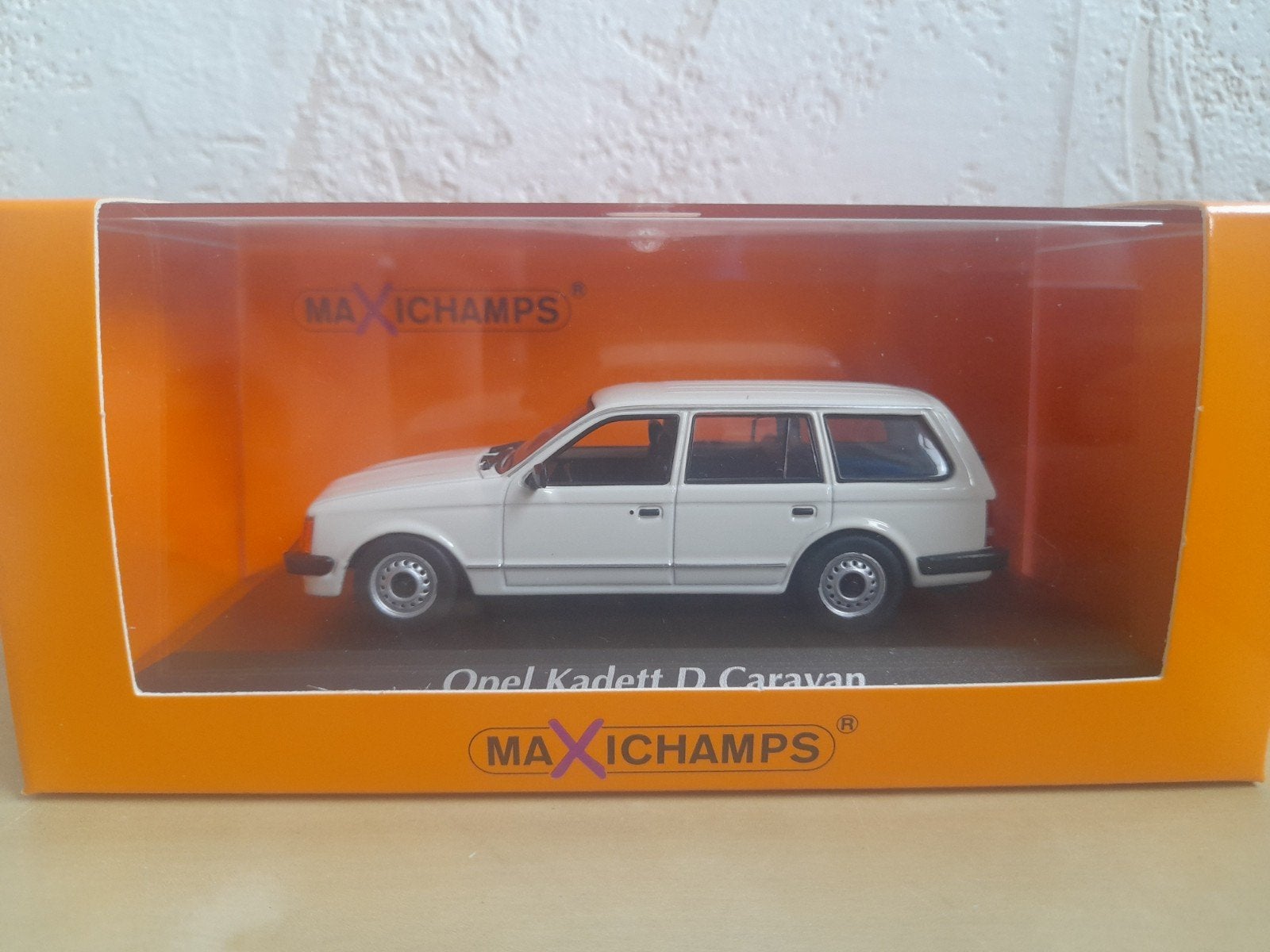 Opel Kadett D Caravan White 1979 Maxichamps 1:43 (incl ovp), Hobby en Vrije tijd, Modelauto's | 1:43, Ophalen of Verzenden, Zo goed als nieuw