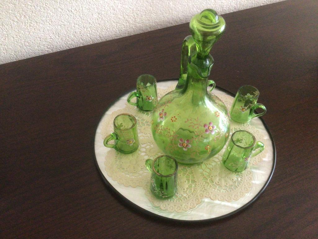 Antiek karafje met glaasjes op glasplaat, Antiek en Kunst, Antiek | Glas en Kristal, Ophalen
