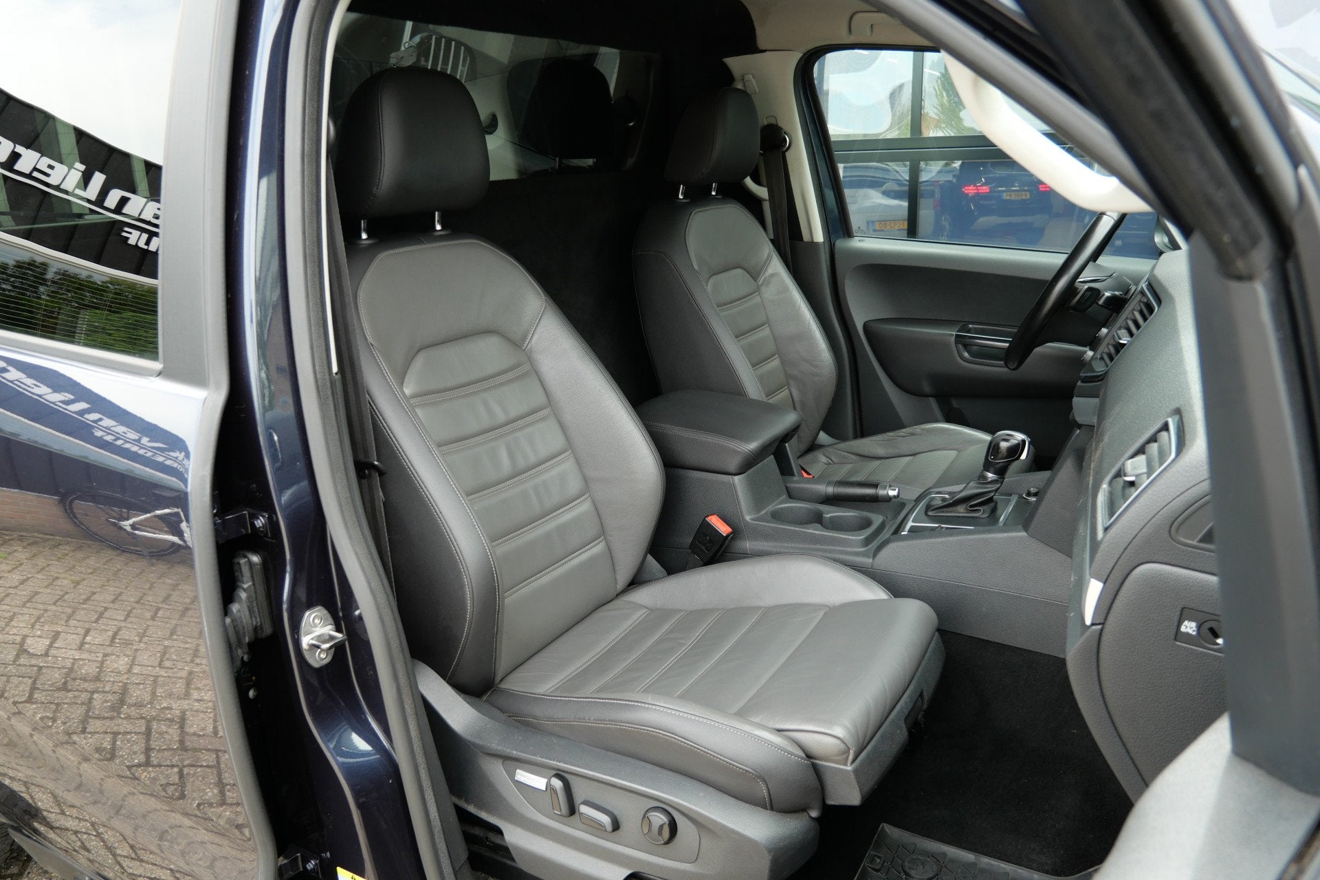 Volkswagen Amarok 3.0 TDI 4Motion Plus Cab Highline | Camera, Auto's, Automatische klimaatregeling, Blauw, Leder, Bedrijf