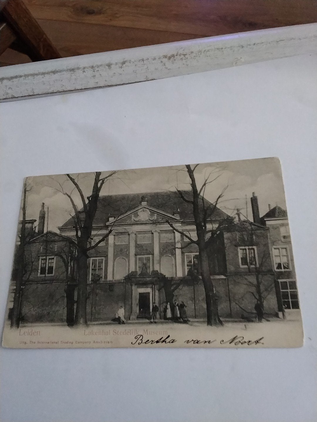 Oude briefkaart Leiden, Lakenthal Stedelijk Museum 1904, Ophalen of Verzenden, Voor 1920, Zuid-Holland