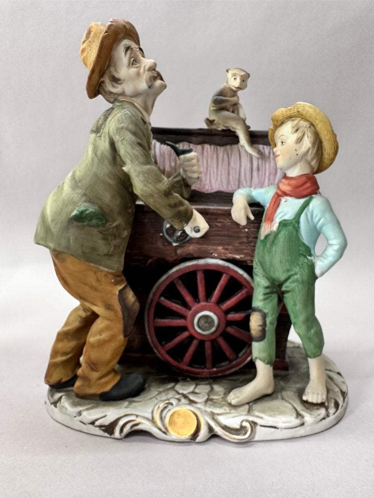 Capodimonte Muziekdoos Draaiorgel met jongen en aapje, Verzamelen, Beelden en Beeldjes, Ophalen of Verzenden, Gebruikt, Mens