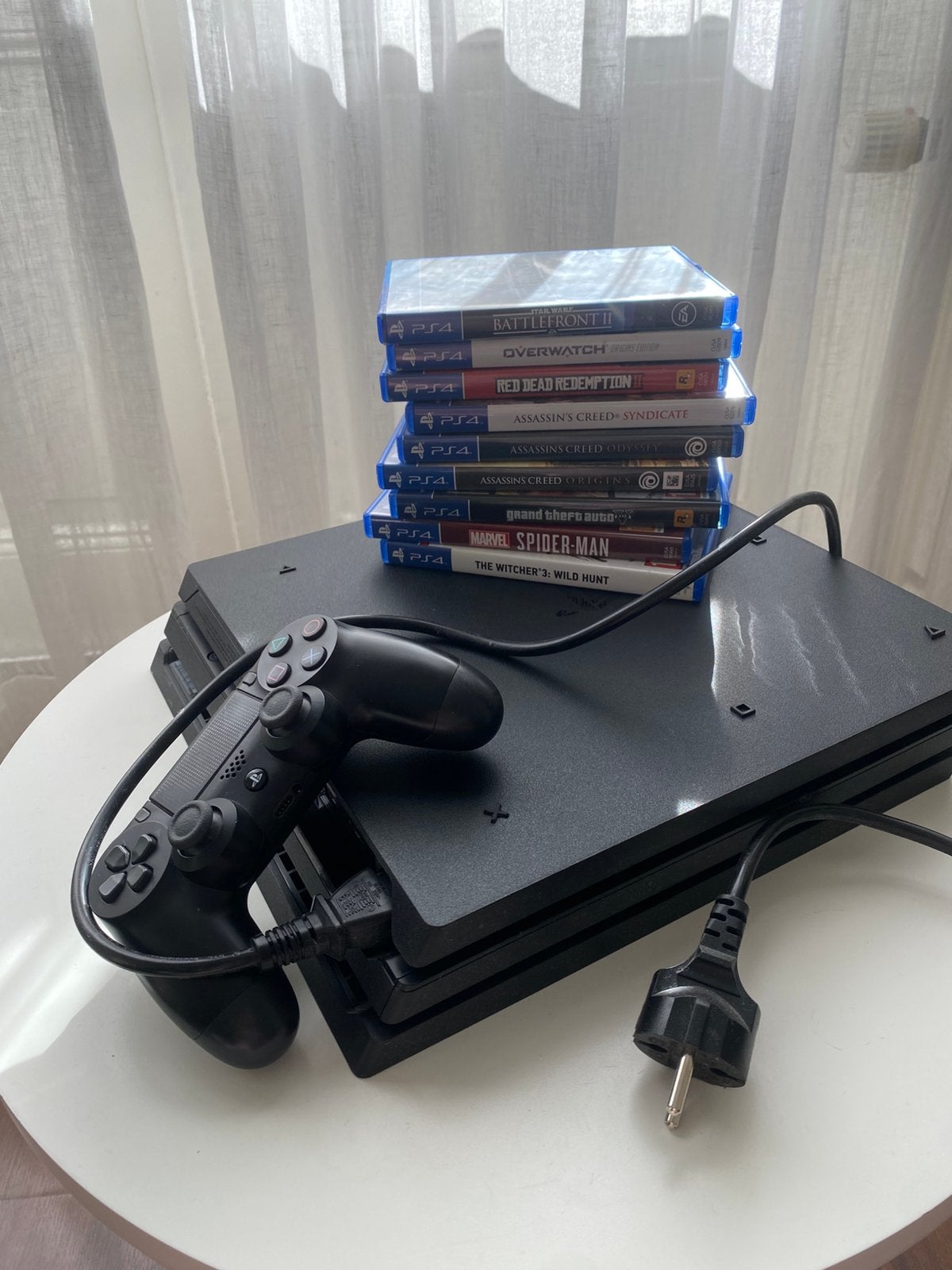 Playstation 4 met 9 spellen, Met games, Ophalen of Verzenden, Zo goed als nieuw, Met 1 controller
