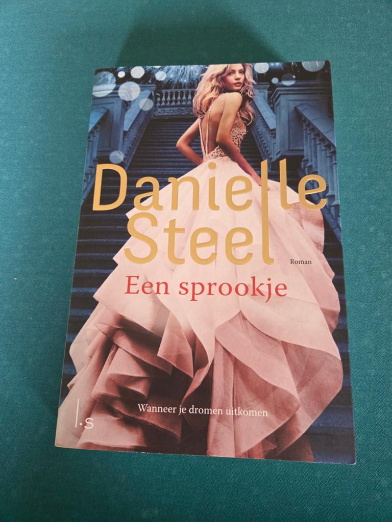Danielle Steel - Een sprookje, Ophalen of Verzenden, Zo goed als nieuw, Danielle Steel