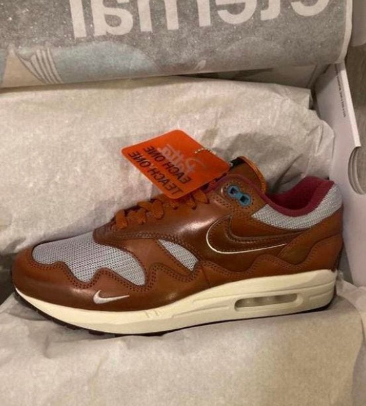 Nike air max 1 Rush Maroon x Patta (43), Ophalen of Verzenden, Nieuw, Overige kleuren