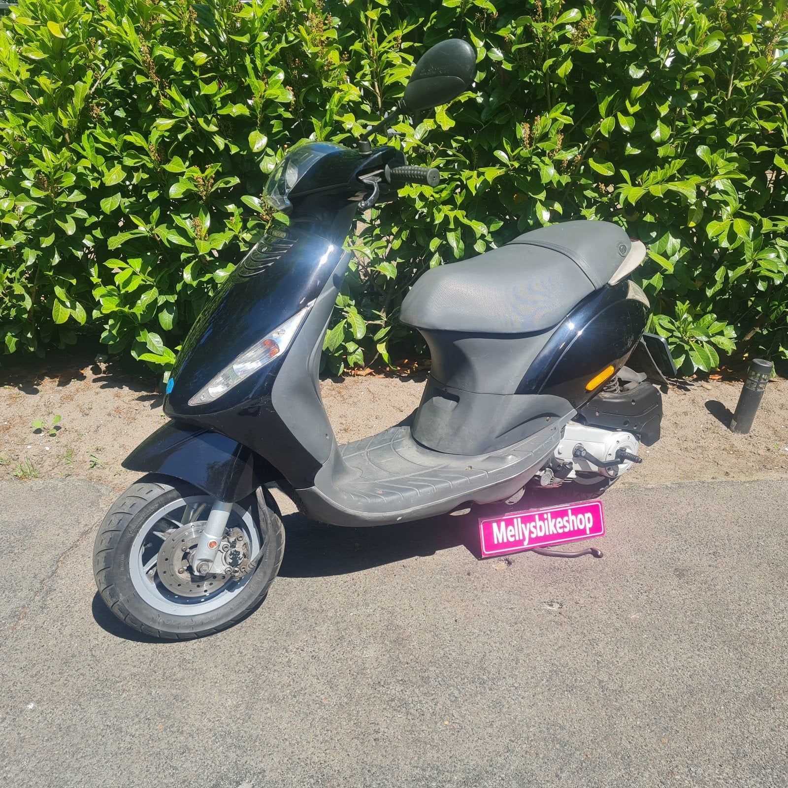 Piaggio zip 2000 4takt zonder kenteken, Fietsen en Brommers, Italie, Piaggio, Zo goed als nieuw, Info@piaggio.it