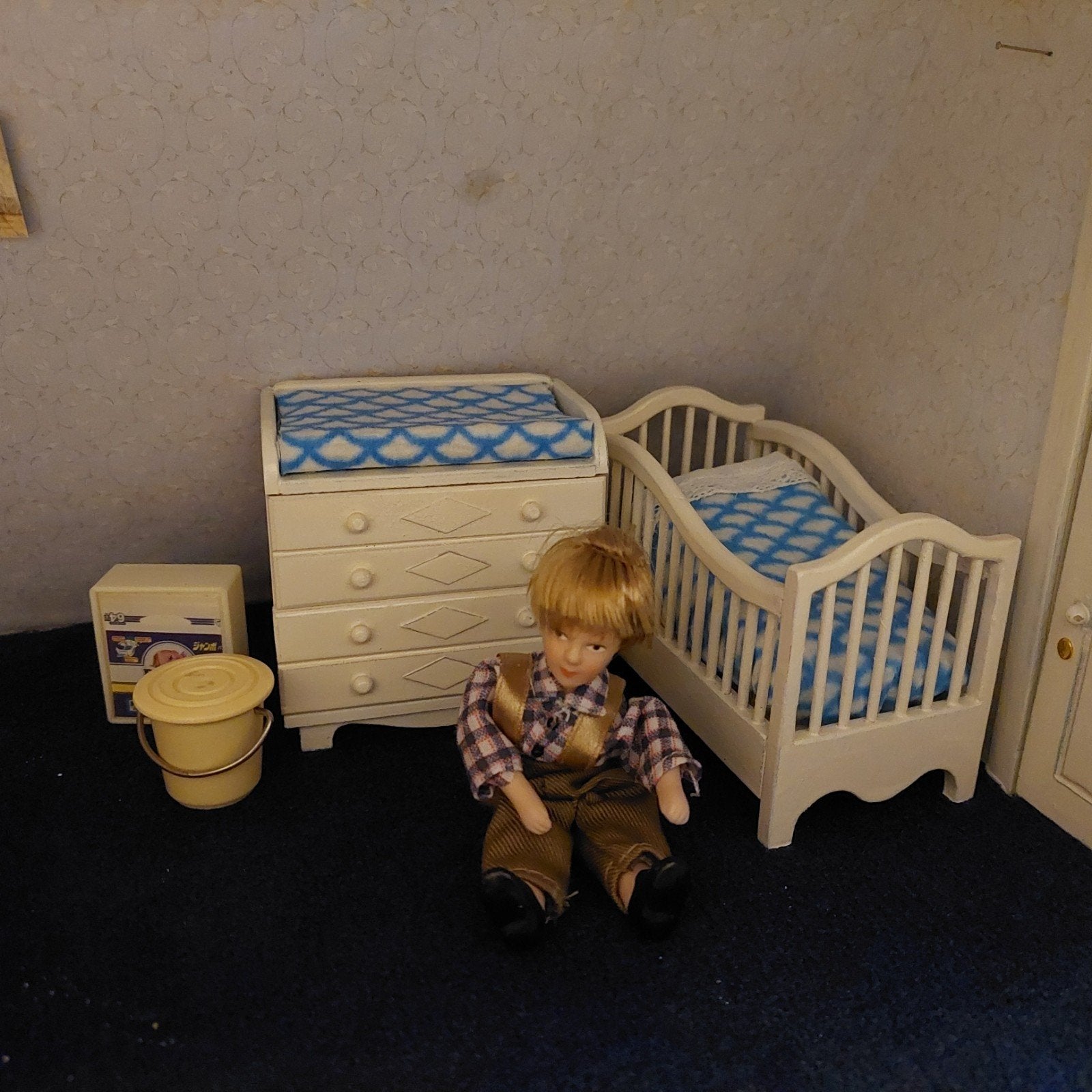 wiegje en commode voor poppenhuis, Ophalen of Verzenden, Nieuw, Poppenhuis