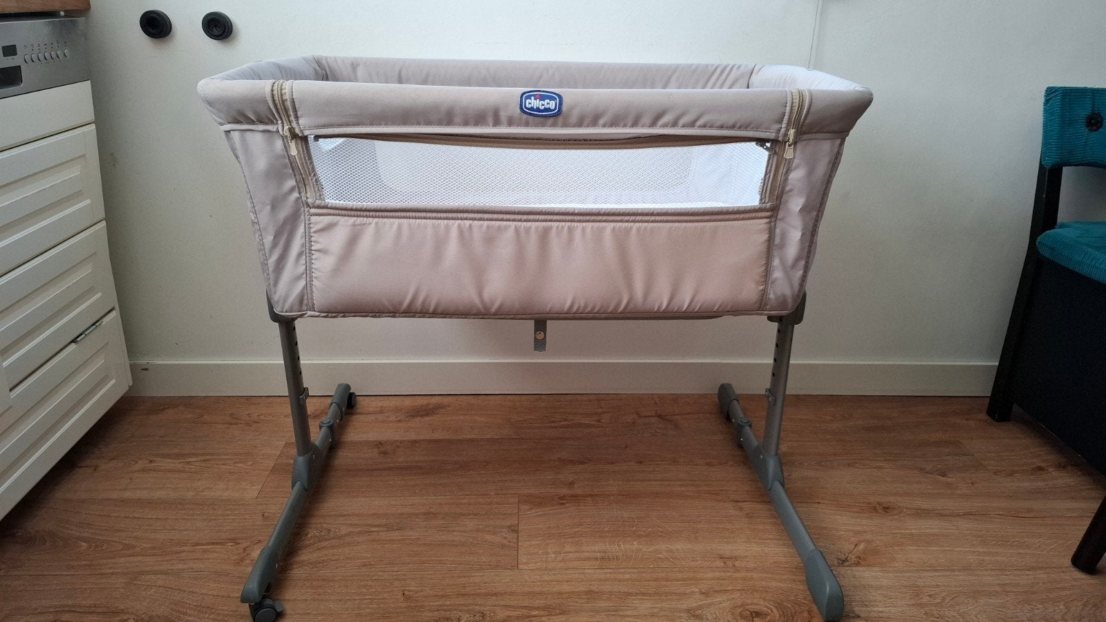 Chicco Next2Me Co-sleeper/Wieg - Inclusief reistas, Kinderen en Baby's, Babywiegjes en Ledikanten, Ophalen, Wieg