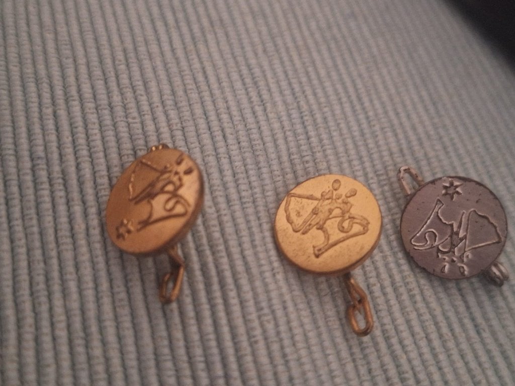 Vintage broches tweelingen vissen en boogschutter, Overige materialen, Gebruikt, Verzenden, Minder dan 4 cm