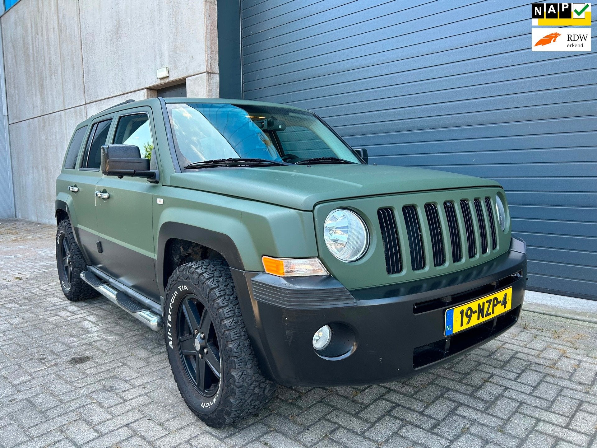 Jeep Patriot 2.4i Limited Liberty AUT LEDER CLIMA 4WD NAP, Auto's, Automaat, Euro 5, 450 kg, Gebruikt