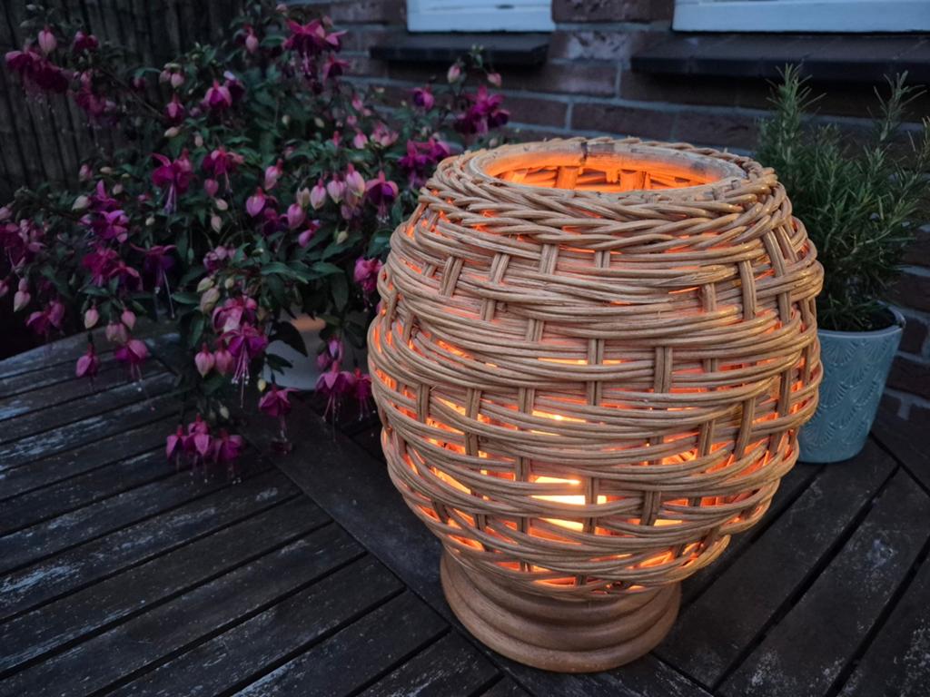 Rotan windlicht / lantaarn / vaas met glazen houder, Ophalen of Verzenden, Zo goed als nieuw
