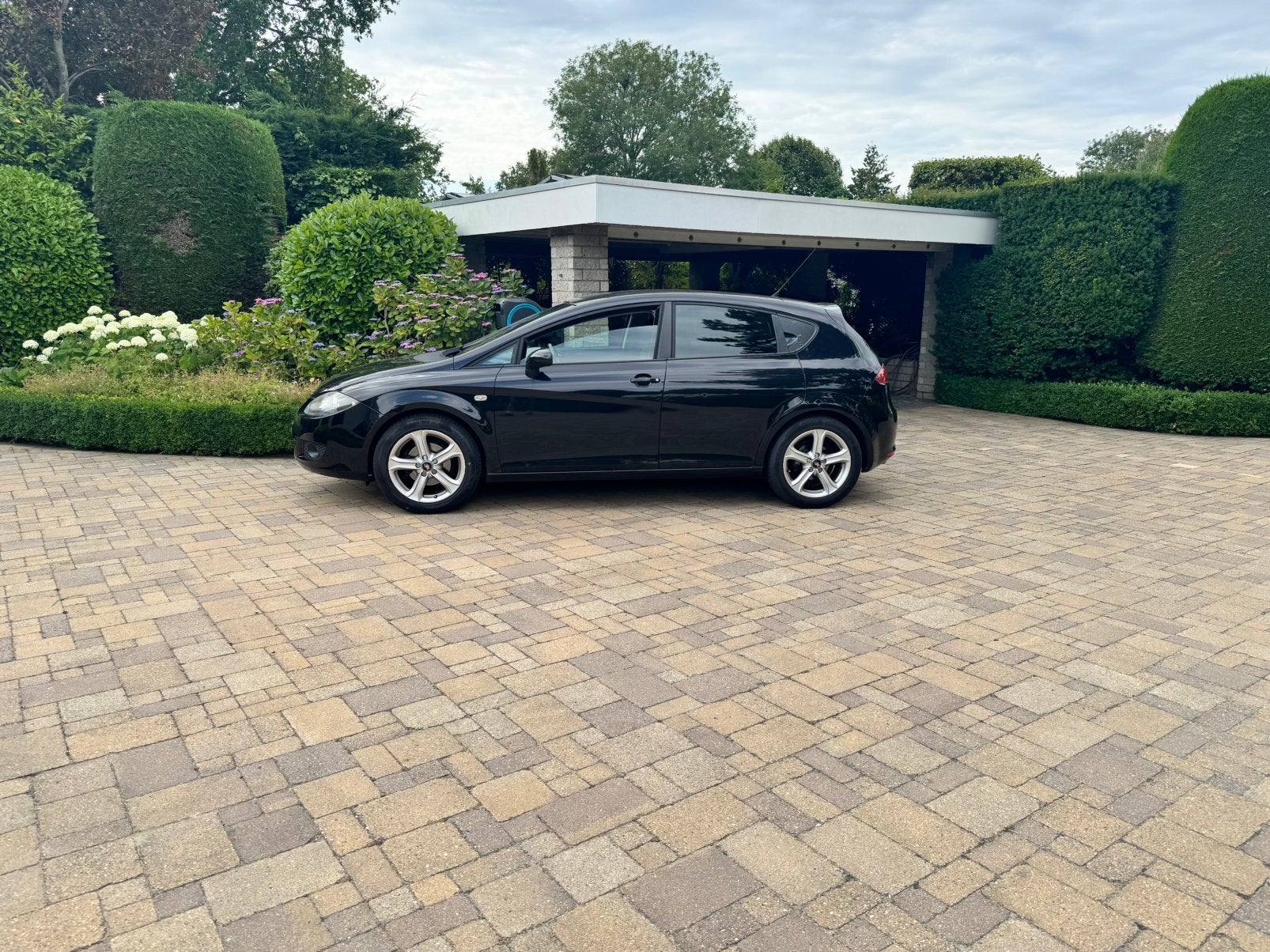 Seat Leon 1.6 75KW 2007 Zwart. Te ruil te koop, Auto's, 4 cilinders, Leon, Zwart, 1200 kg