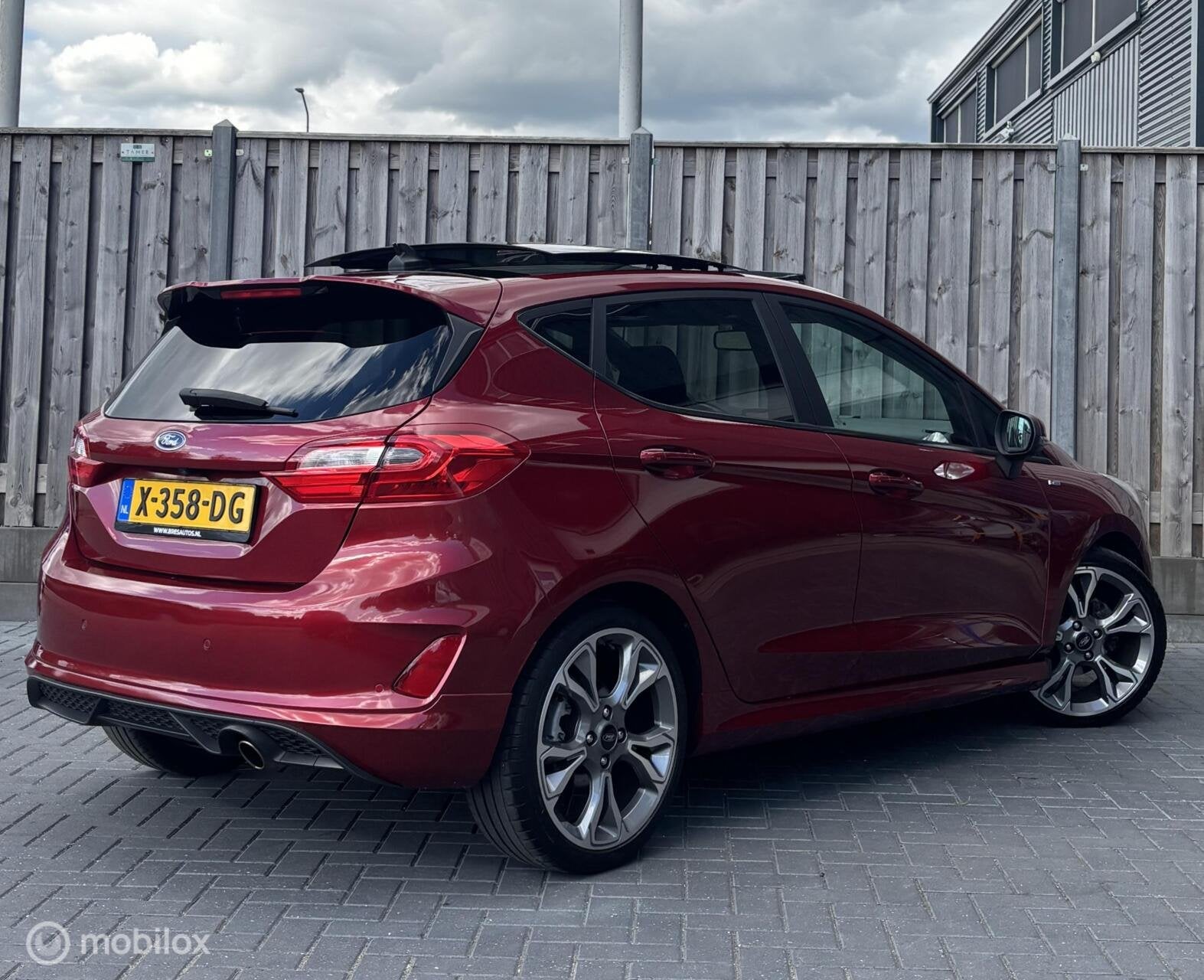 Ford Fiesta 1.0 EcoBoost Vignale/PANO/STOEL/STUURVERW/AIRCO, Stof, Gebruikt, Euro 6, 1144 kg