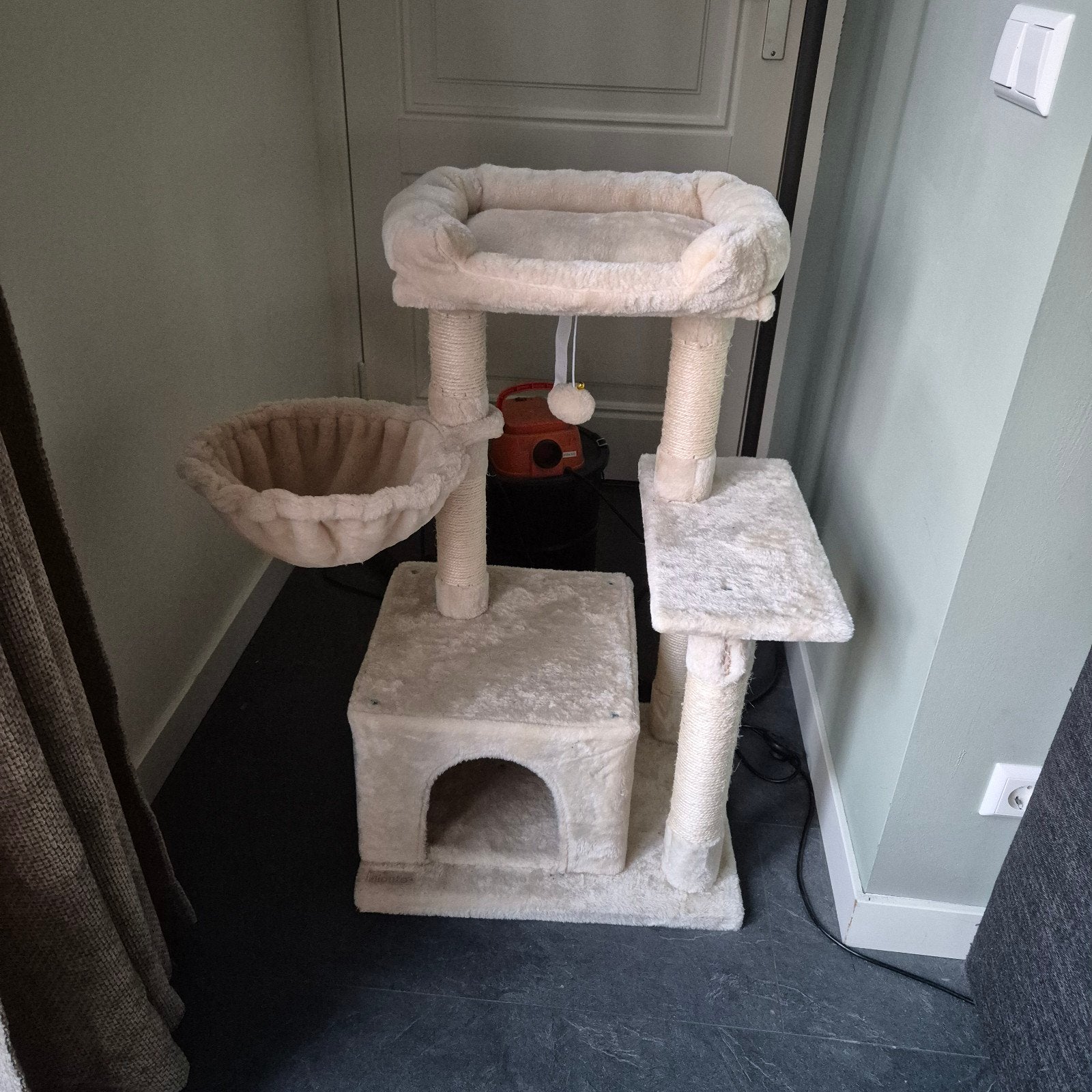 kattenpaal krabpaal kattenmand, Ophalen