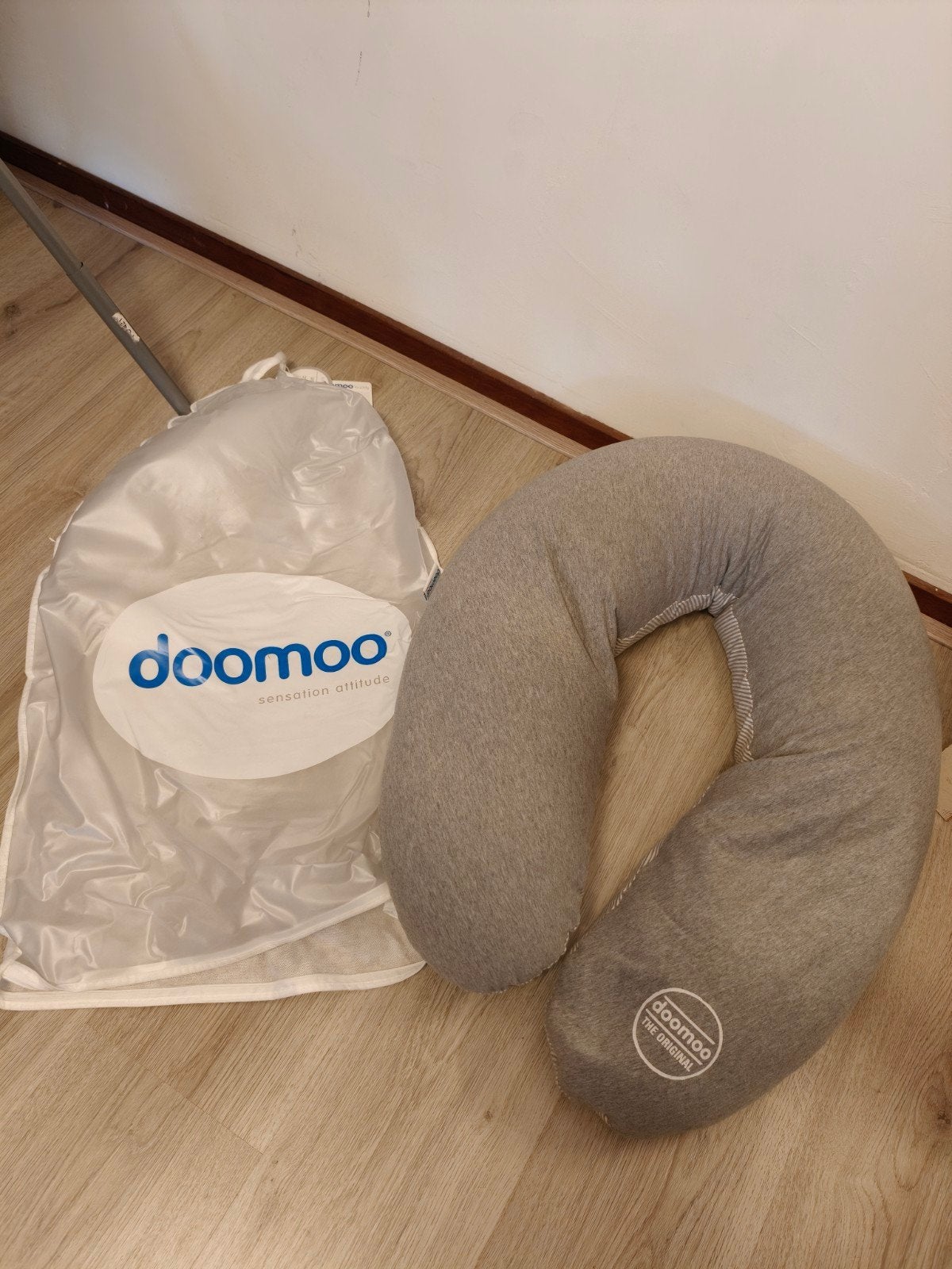 Doomoo voedingskussen - Grijs, Ophalen, Zo goed als nieuw