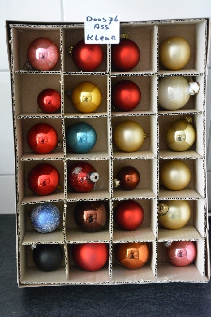 Kerstballen gekleurd Doos 76, Ophalen of Verzenden, Zo goed als nieuw