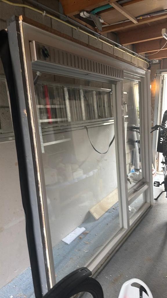GRATIS hardhouten kozijn met glas, Doe-het-zelf en Verbouw, Kozijnen en Schuifpuien, Gebruikt, Raamkozijn, 150 tot 225 cm, Inclusief glas
